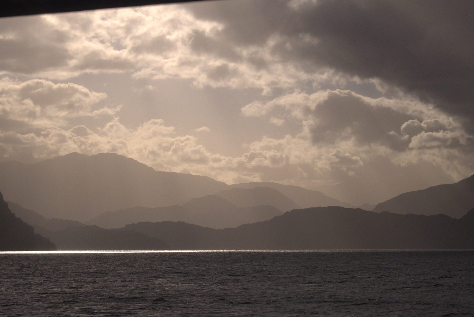 Light over the fjord